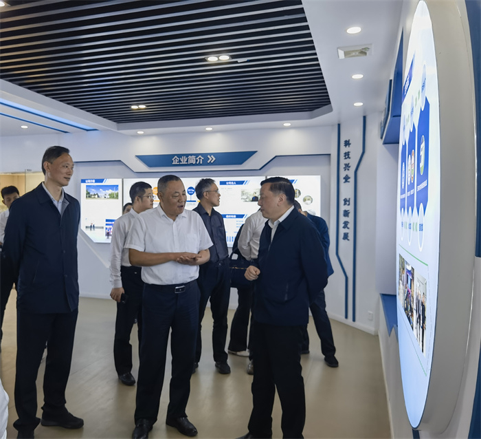 省科技厅徐光辉厅长一行莅临我司调研凹土产业发展